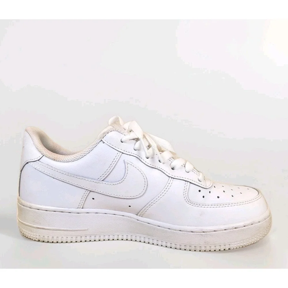 Nike Air‎ Force 1 '07 Low Mens Size 8.5 White Athletic Lifestyle AF1